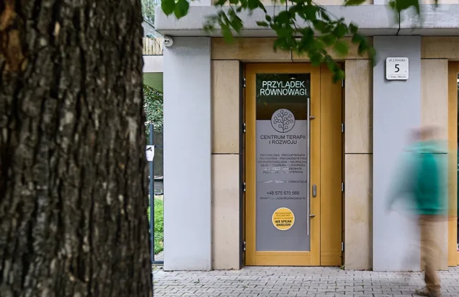 Centrum Terapii i Rozwoju Przylądek Równowagi w Krakowie-wejście od Placu Kossaka 5A